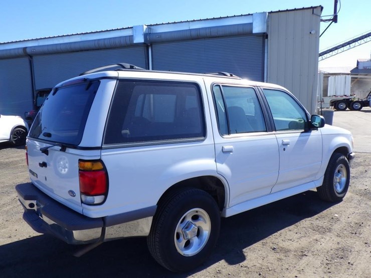 1995-ford-explorer-image-3