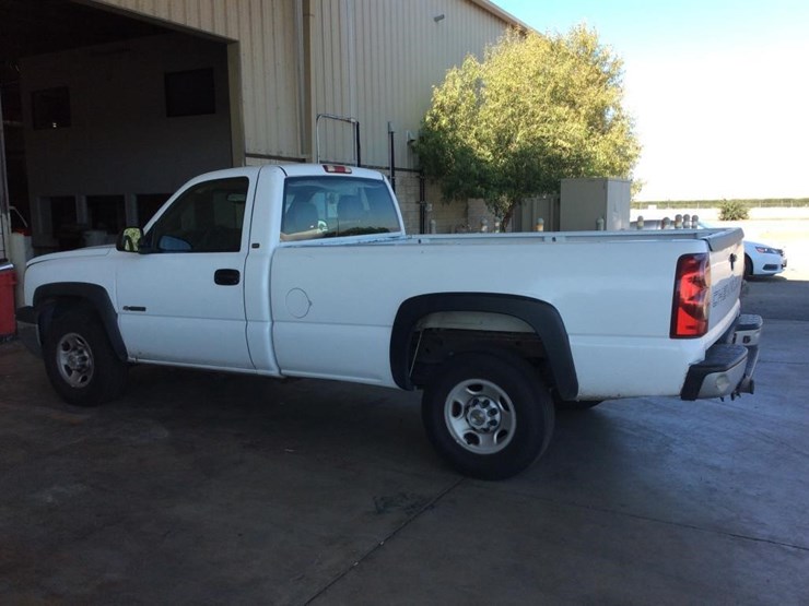 2003-chevrolet-1500-image-2