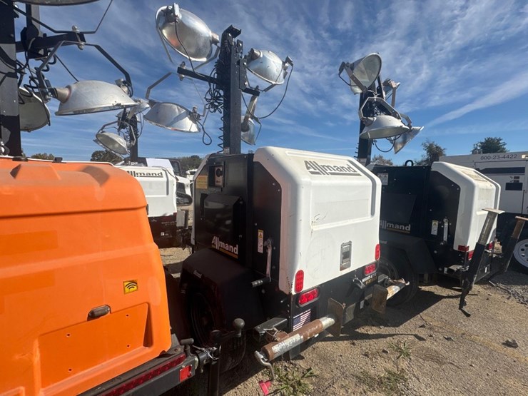 2019-allmand-night-life-v-series-light-plant-image-4