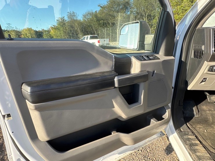 2017-ford-f150-xlt-image-23