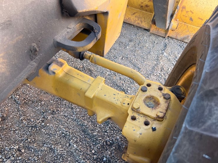 deere-410l-image-25