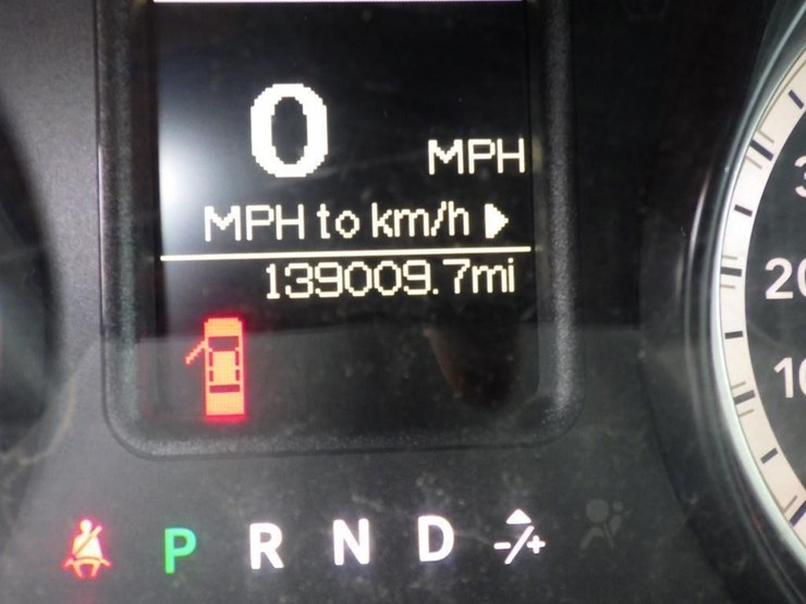 2016-ram-1500-crew-cab-pickup-turck-image-14