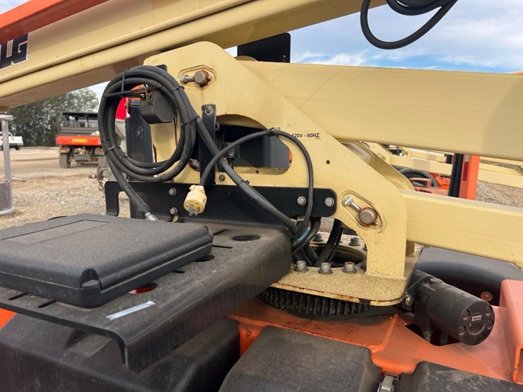 2016-jlg-t350-image-12
