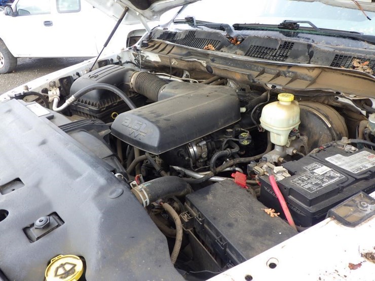 2016-ram-1500-crew-cab-pickup-turck-image-10