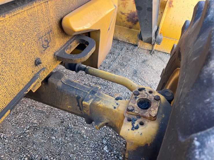 deere-410l-image-25