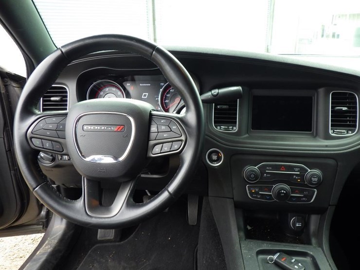 2021-dodge-charger-sedan-image-9