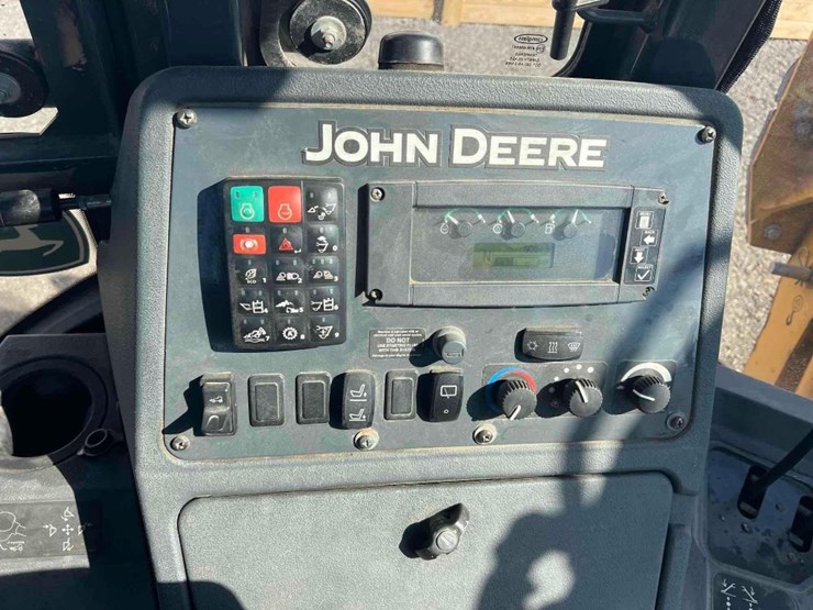 deere-410l-image-29