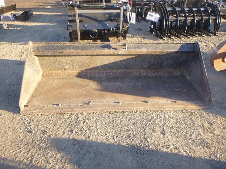 83"-skid-steer-g/p-bucket-image-6