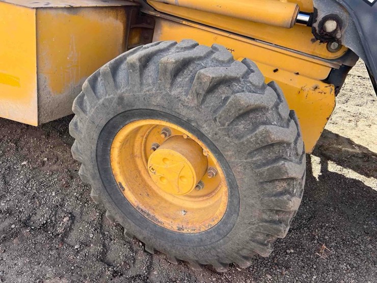 deere-410l-image-24