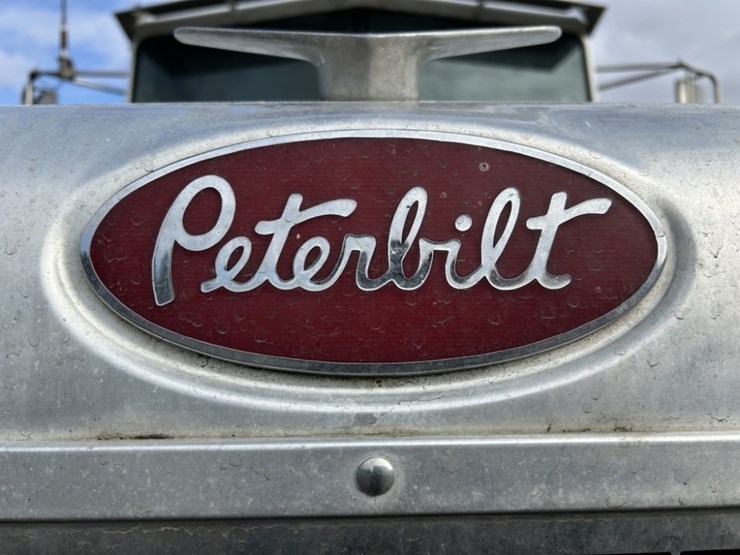 1997-peterbilt-385-image-9