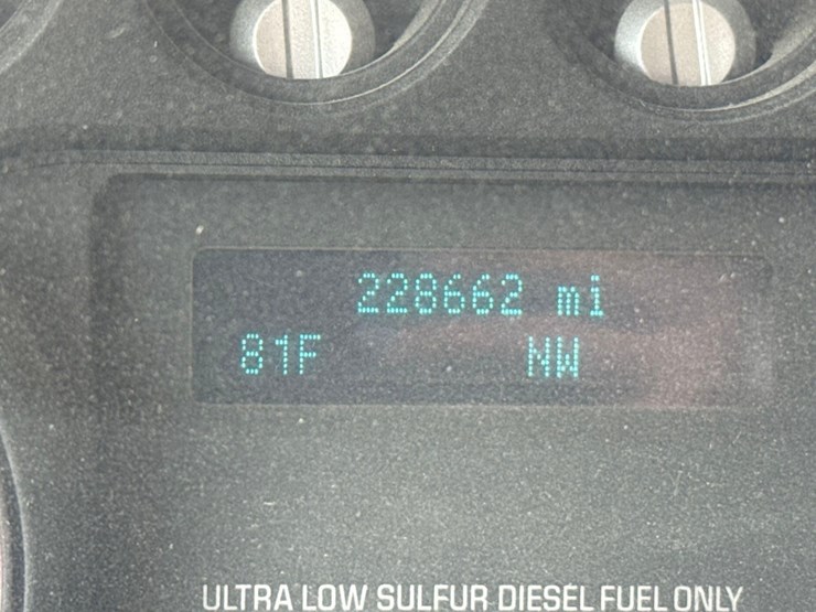 2016-ford-f550-xl-image-32