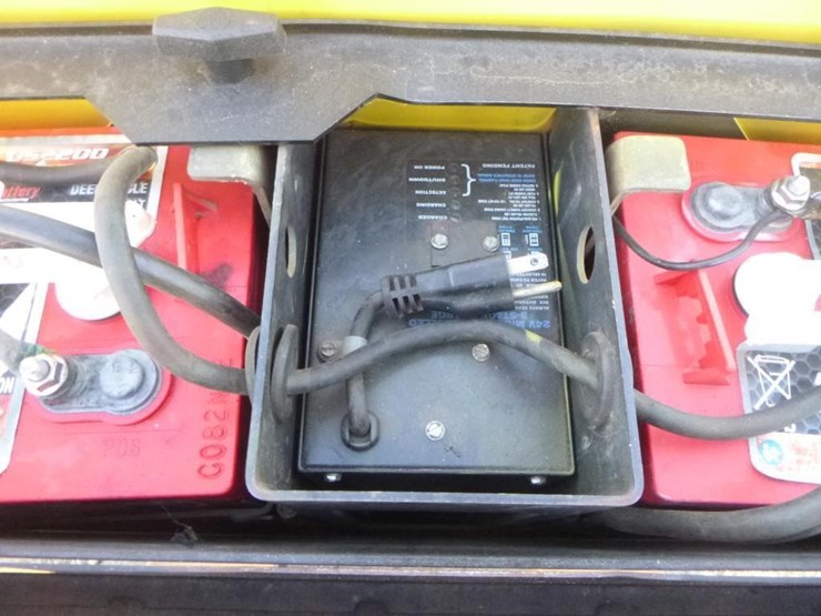 yale-electric-pallet-jack-image-9