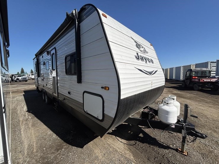 2016-jayco-jay-flight-slx-travel-trailer-image-2