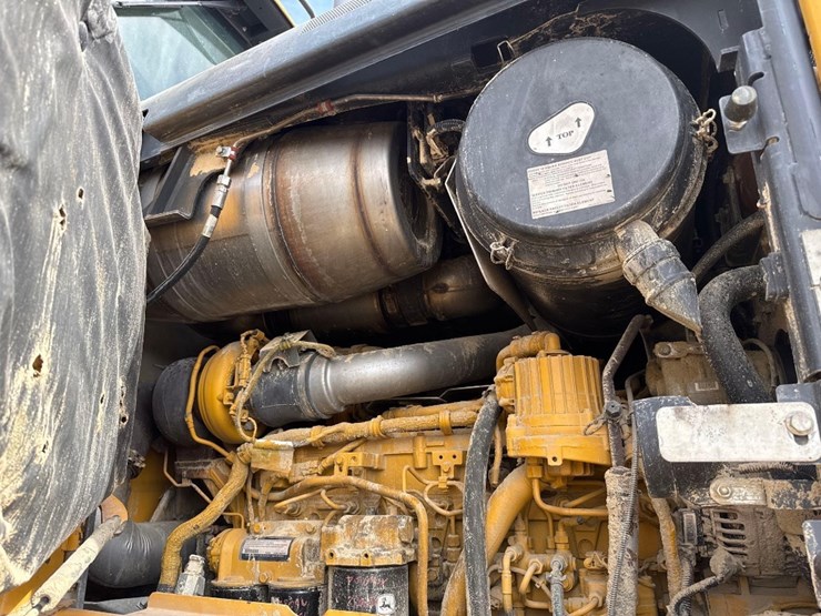 2017-deere-644k-image-15