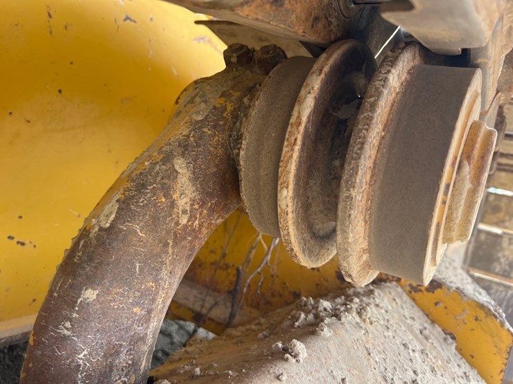 2019-deere-450k-lgp-image-25
