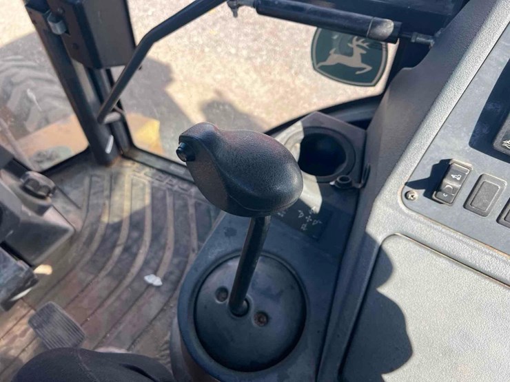 deere-410l-image-31