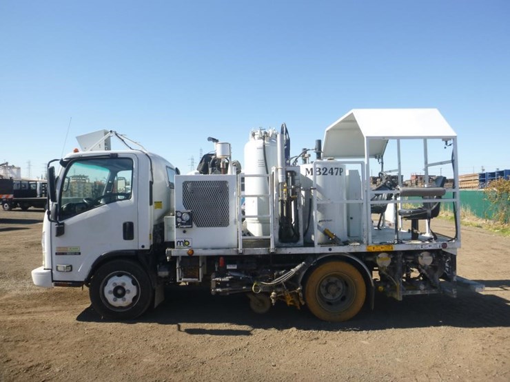2008-gmc-w5500-image-6