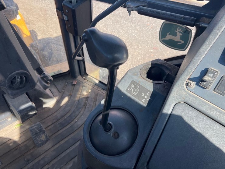 deere-410l-image-36