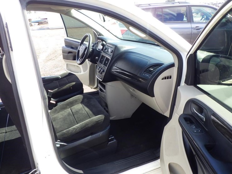 2013-dodge-grand-caravan-image-6