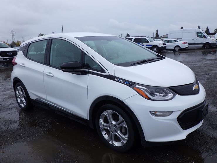 2017-chevrolet-bolt-sedan-image-2