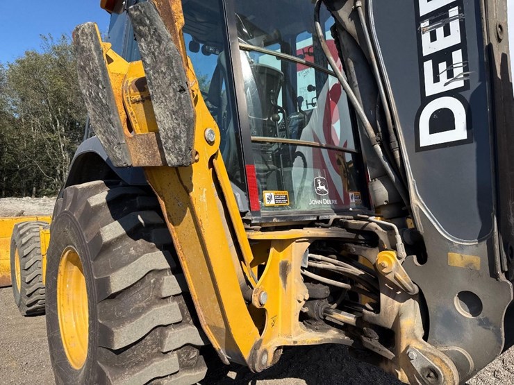 deere-410l-image-14