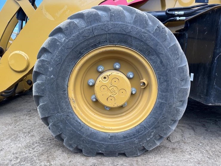 caterpillar-420f2-image-29