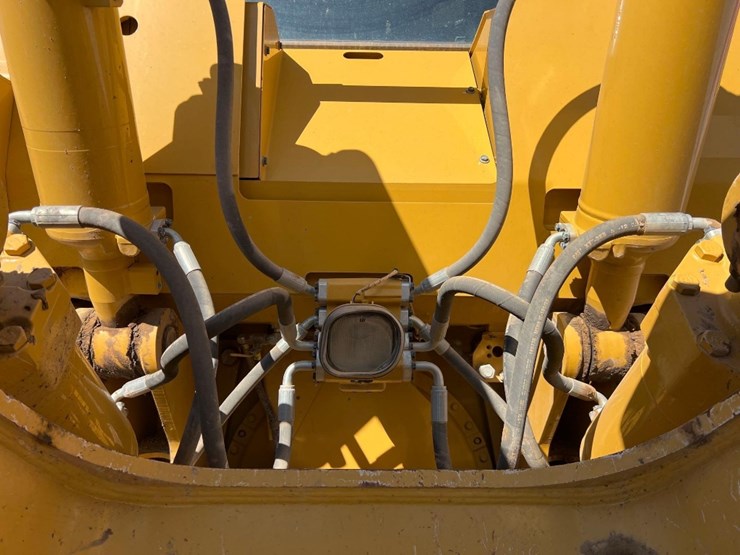 caterpillar-d8t-image-23