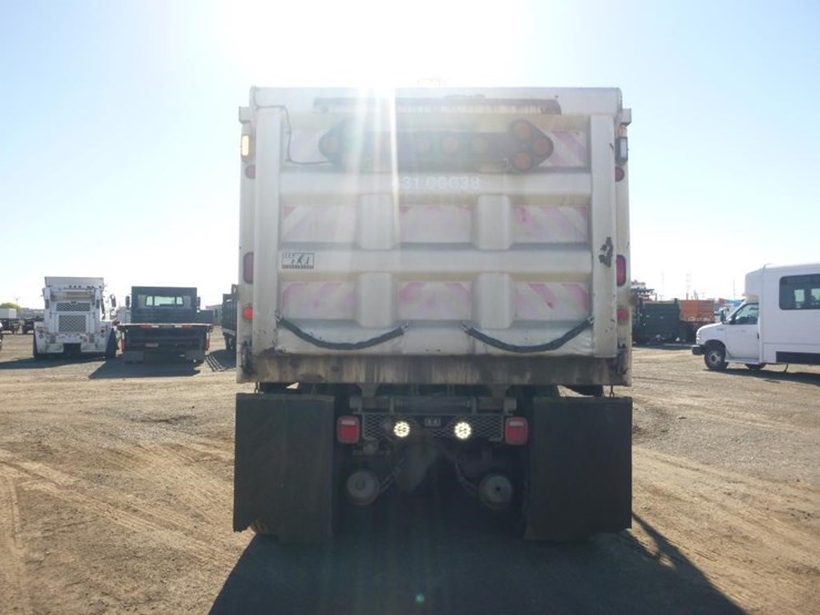 2014-peterbilt-pb320-front-loading-garbage-truck-image-6