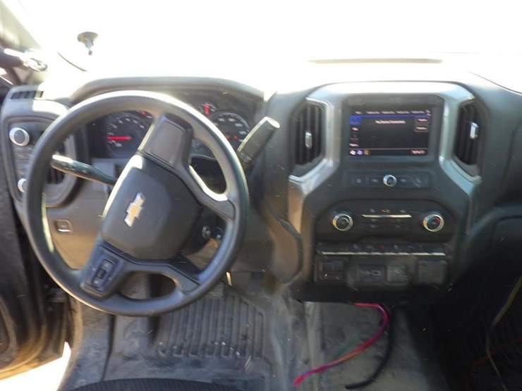 2021-chevrolet-1500-image-10