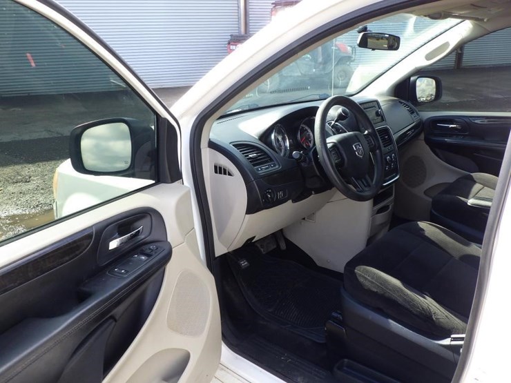 2013-dodge-grand-caravan-image-5