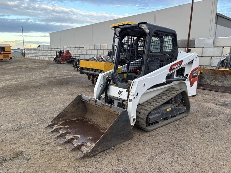 2023-bobcat-t450-image-1
