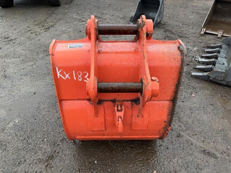 kubota-27"-excavator-bucket-w/teeth-image-6