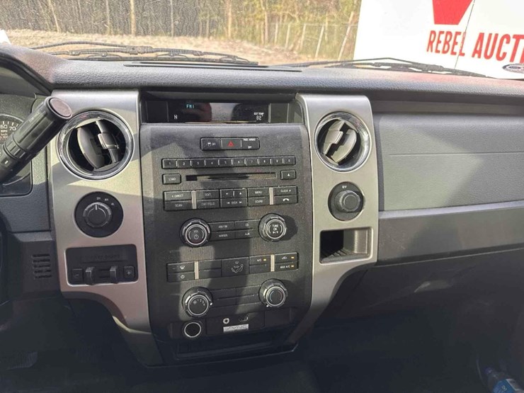 2014-ford-f150-xlt-image-27