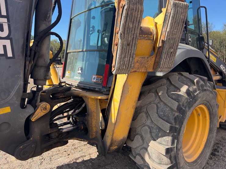 deere-410l-image-25