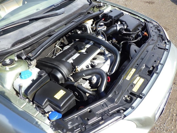 2006-volvo-s60-sedan-image-11