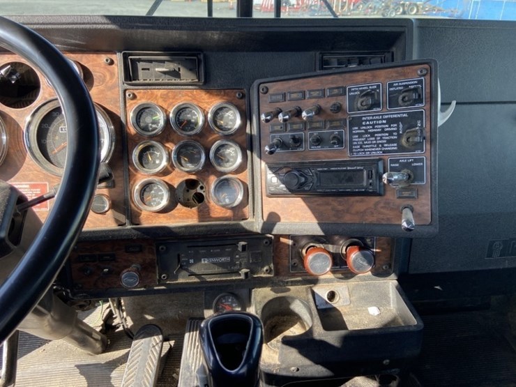 2000-kenworth-t800-image-17