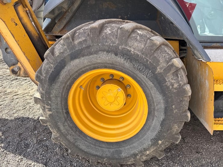 deere-410l-image-12