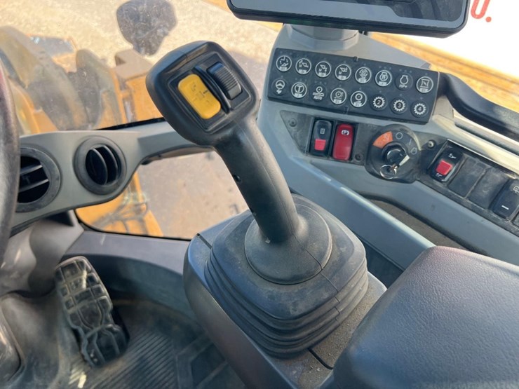 caterpillar-930m-image-30