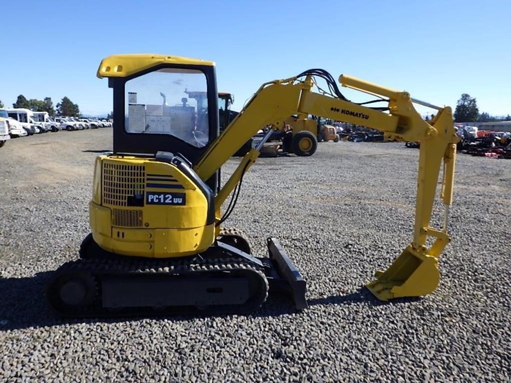 komatsu-pc12-image-3