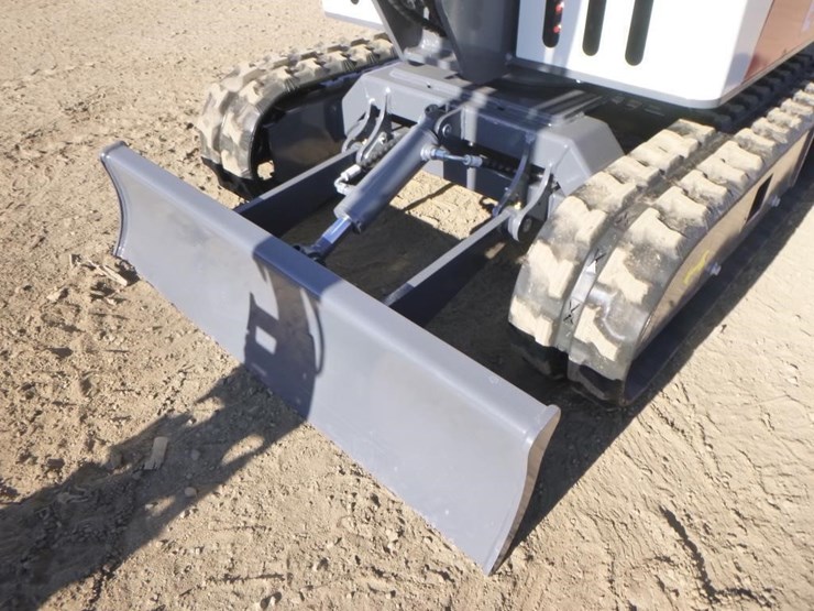 bttl-et15h-6-hydraulic-excavator-image-15