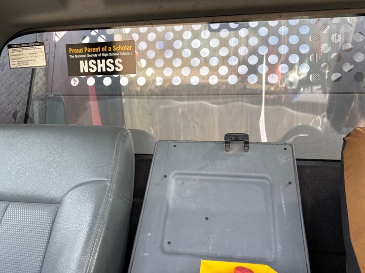 2016-ford-f550-xl-image-38
