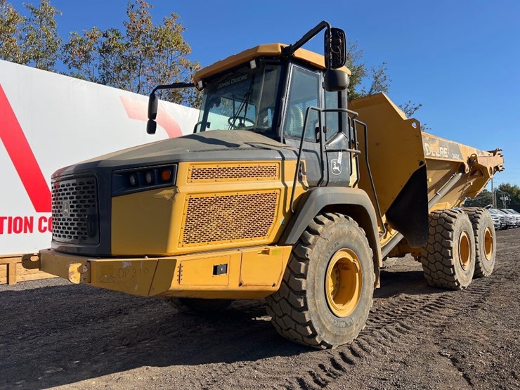 deere-260e-image-8