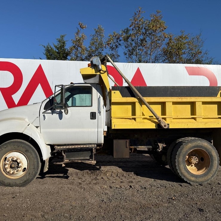 2006 FORD F750