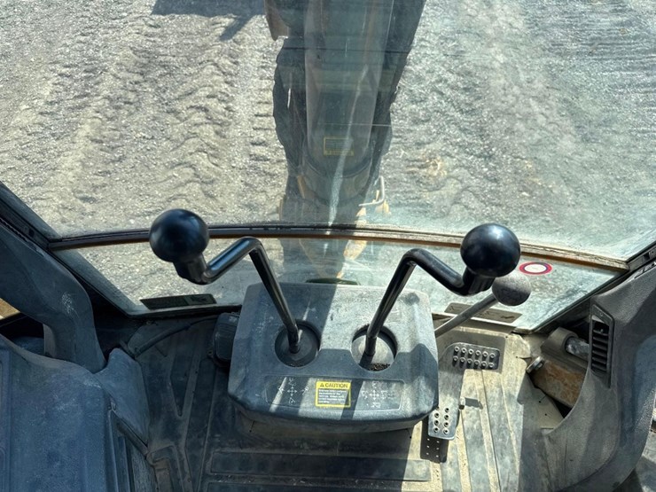 deere-410l-image-30
