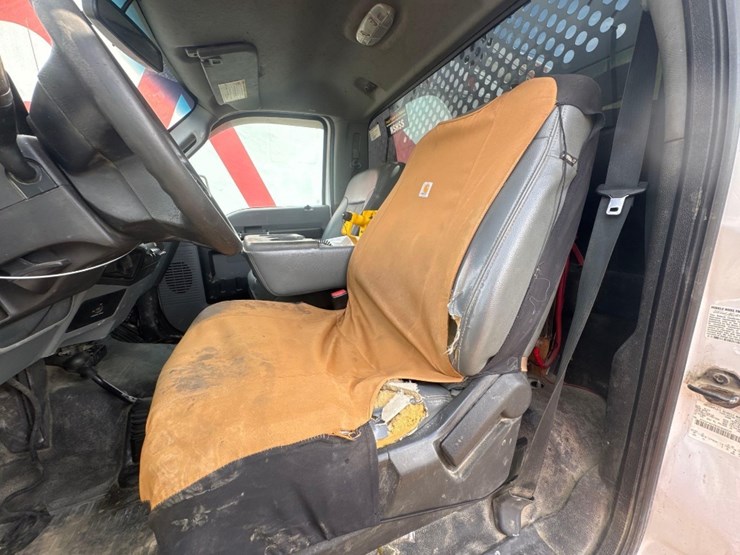 2016-ford-f550-xl-image-28