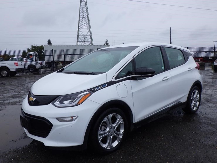 2017-chevrolet-bolt-sedan-image-1