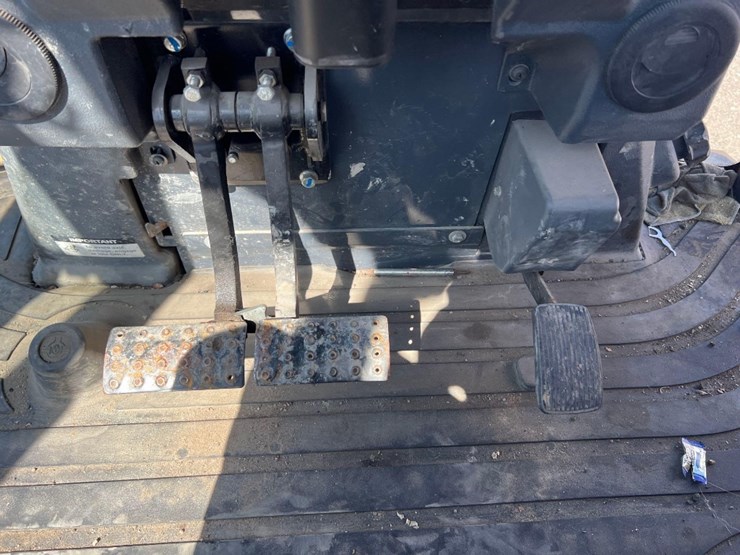 deere-410l-image-41