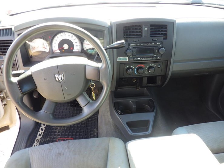 2005-dodge-dakota-image-7