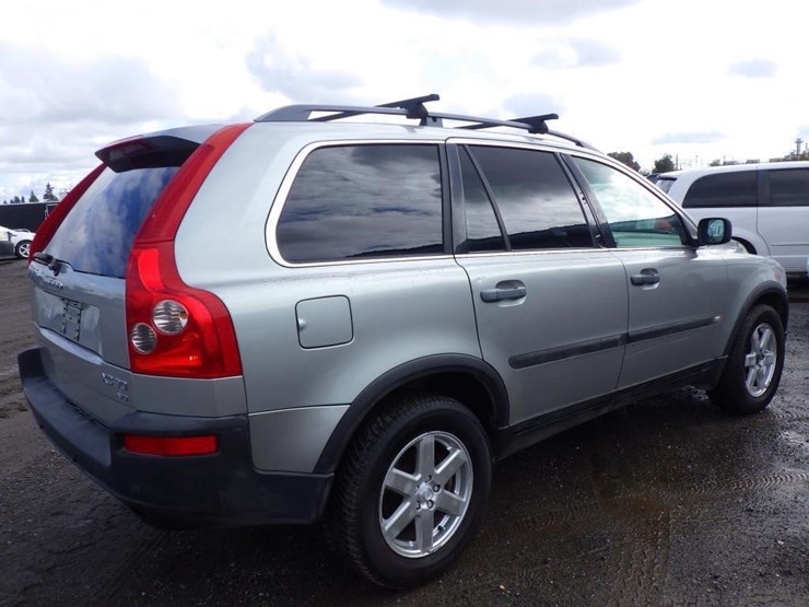 2004-volvo-xc90-image-3