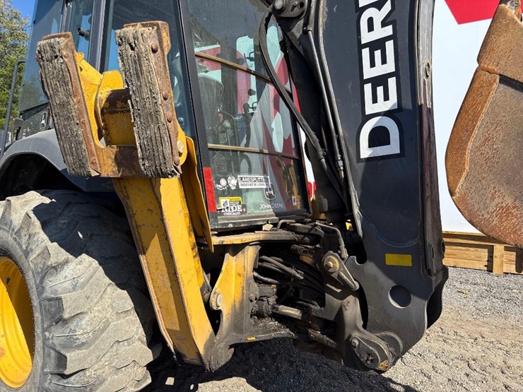 deere-410l-image-14